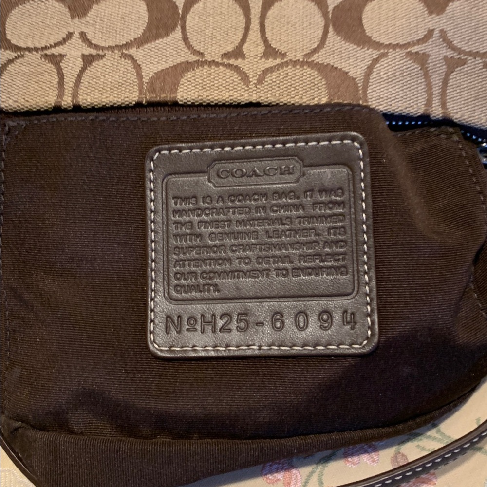 COACH CLASSIC SMALL SHOULDER BAG - Picture 5 of 9